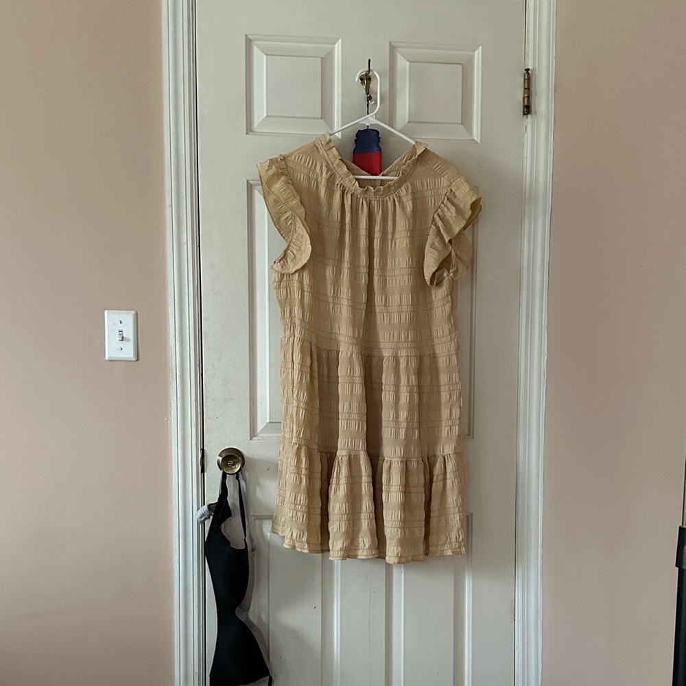 SHEIN Beige Tiered Ruffle Sleeve Dress for Girls